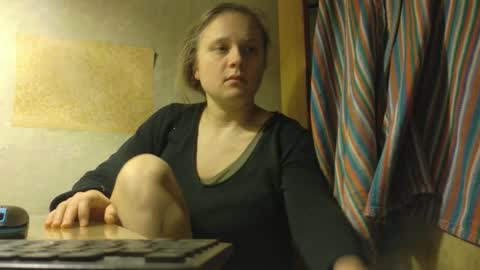 Snapshot of frumcake chatting on January 19, 2026, 3:32 am FrumCake online show from January 19, 2026, 3:32 am