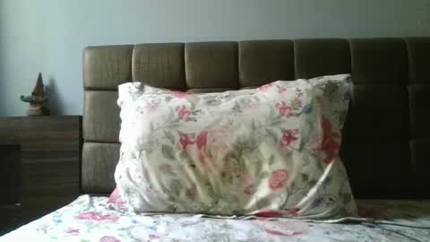 Snapshot of fruti_loops chatting on February 15, 2025, 10:33 am fruti loops Bull online show from February 15, 2025, 10:33 am