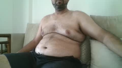 Snapshot of fruti_loops chatting on December 23, 2025, 6:33 am fruti loops Bull online show from December 23, 2025, 6:33 am