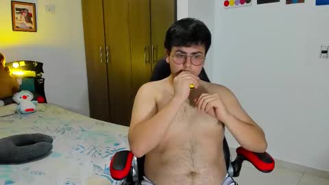 uwu online show from December 20, 2025, 11:12 pm