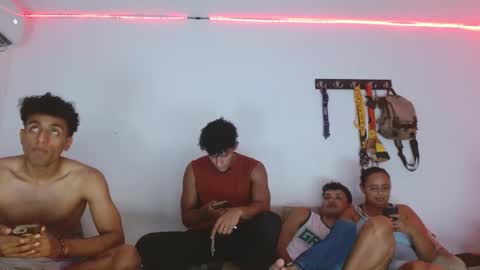 Snapshot of fuckboyjosh98 chatting on December 4, 2025, 12:31 am fuckboyjosh98 online show from December 4, 2025, 12:31 am