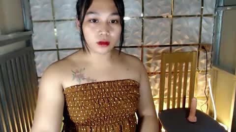 Snapshot of fucking_crystal chatting on February 18, 2026, 4:52 am ITS ME CRYSTAL online show from February 18, 2026, 4:52 am