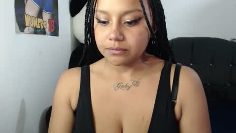 Mia and Gary  online show from May 14, 2026, 3:02 am