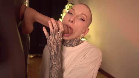 Snapshot of fuckingtoy_ chatting on December 22, 2024, 2:16 pm Eva all my links online show from December 22, 2024, 2:16 pm