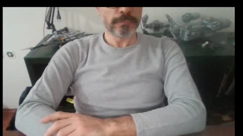 Bruchus online show from December 15, 2025, 8:40 am