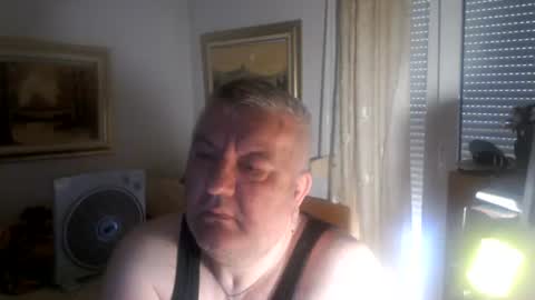 fukingcrazy online show from June 14, 2026, 6:48 am