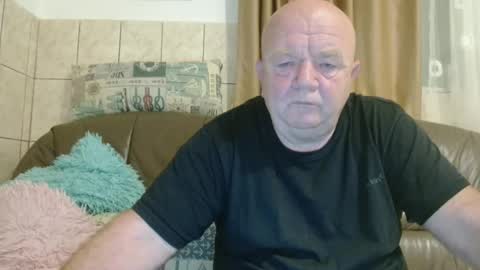 fullballs6 online show from October 24, 2025, 2:41 am