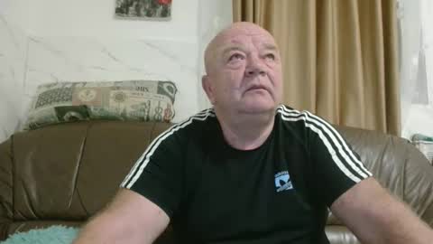 fullballs6 online show from November 10, 2025, 3:38 am