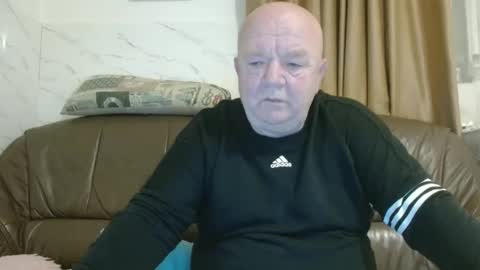 fullballs6 online show from January 17, 2026, 2:49 am