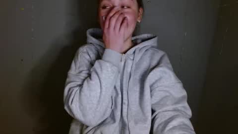 Snapshot of funemma000 chatting on February 2, 2026, 8:02 am Emma online show from February 2, 2026, 8:02 am