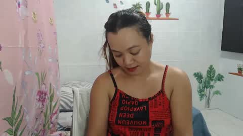 Snapshot of funluvnpinay4u chatting on December 6, 2024, 11:22 am MAE online show from December 6, 2024, 11:22 am