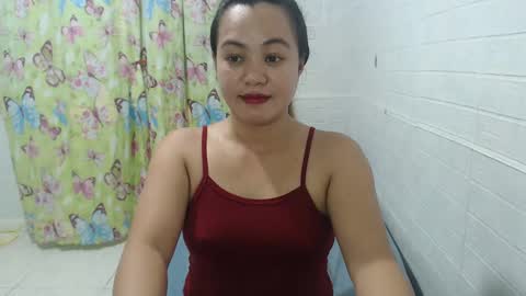 Snapshot of funluvnpinay4u chatting on March 12, 2025, 2:20 am MAE online show from March 12, 2025, 2:20 am