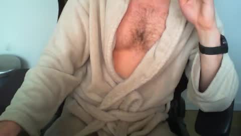 YWhiteNiceMan online show from May 5, 2026, 1:30 pm