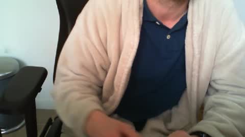 YWhiteNiceMan online show from May 12, 2026, 10:34 am