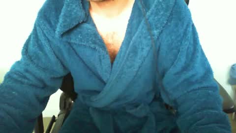 YWhiteNiceMan online show from May 18, 2026, 8:31 am