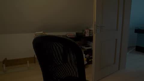 Snapshot of funservice chatting on December 17, 2025, 9:04 am funservice online show from December 17, 2025, 9:04 am