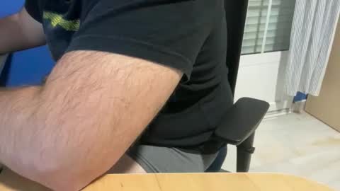 fuzitzu2 online show from November 4, 2025, 6:51 pm