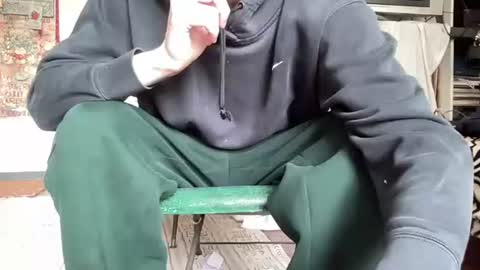 Snapshot of fuzzedpeach chatting on April 1, 2026, 3:20 pm fuzzedpeach online show from April 1, 2026, 3:20 pm