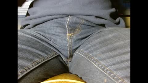 Snapshot of fuzzyblues chatting on December 7, 2024, 4:14 pm Fuzzy Blues online show from December 7, 2024, 4:14 pm