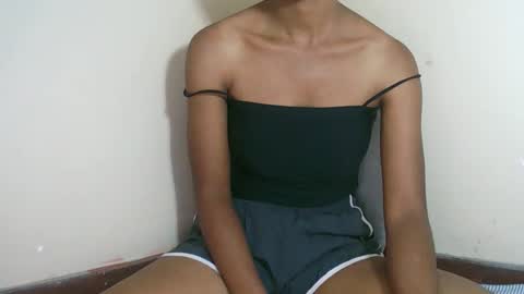 Snapshot of fyah1027 chatting on October 13, 2025, 9:37 pm fyah1027 online show from October 13, 2025, 9:37 pm