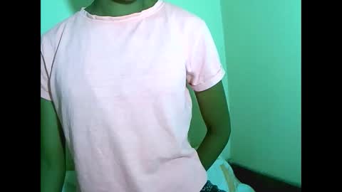 Snapshot of fyah1027 chatting on October 23, 2025, 8:40 pm fyah1027 online show from October 23, 2025, 8:40 pm