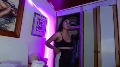 Victoria online show from January 8, 2025, 1:53 am