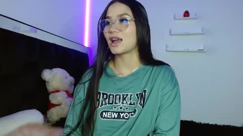 Victoria online show from March 4, 2025, 7:54 pm