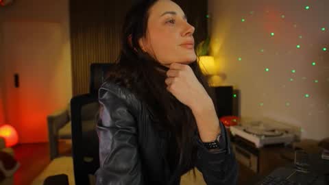 G online show from December 14, 2025, 6:23 pm