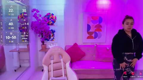 Snapshot of gabby_evanns chatting on October 7, 2025, 12:02 pm gabby_evanns online show from October 7, 2025, 12:02 pm