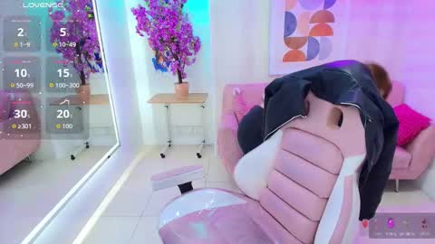 Snapshot of gabby_evanns chatting on November 18, 2025, 11:47 am gabby_evanns online show from November 18, 2025, 11:47 am