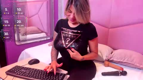 Gaby Santos online show from February 18, 2026, 12:56 pm