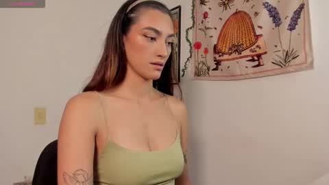 Snapshot of gabee7_ chatting on October 3, 2025, 4:15 pm NEW ACCOUNT Gabriella online show from October 3, 2025, 4:15 pm