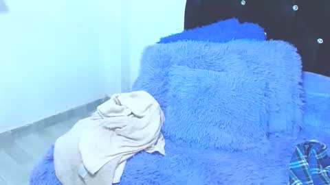 gabi_jhons_23 online show from November 19, 2025, 3:23 pm