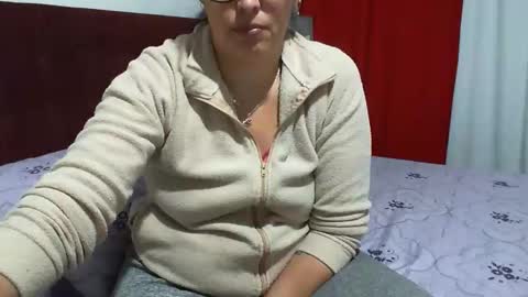 gaby  layla online show from October 16, 2025, 6:31 pm