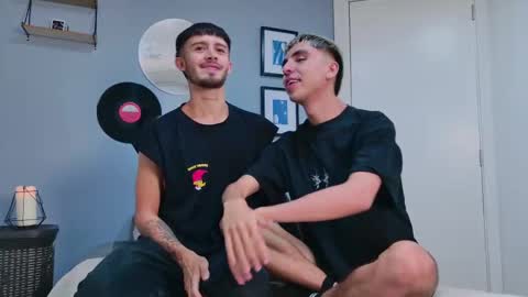 Snapshot of gabriel_and_geronimo chatting on September 26, 2025, 2:04 am gabriel_and_geronimo online show from September 26, 2025, 2:04 am