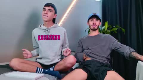 Snapshot of gabriel_and_geronimo chatting on November 29, 2025, 9:29 pm gabriel_and_geronimo online show from November 29, 2025, 9:29 pm