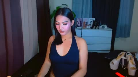 gabriela_deluxe online show from May 11, 2026, 4:04 pm