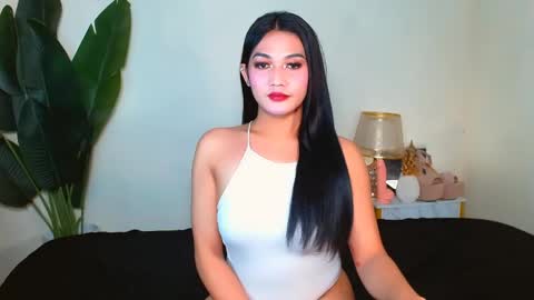 gabriela_deluxe online show from May 16, 2026, 9:46 pm