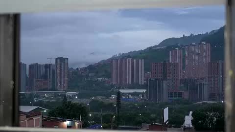 Gabriela salgado online show from November 17, 2025, 10:43 am