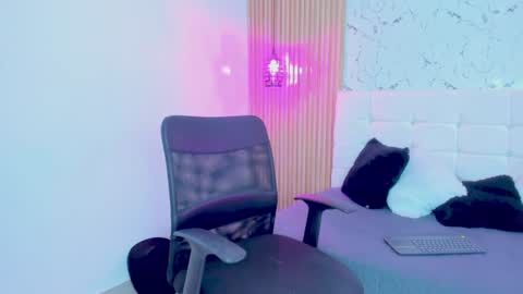 Gabriela Evans MS online show from January 31, 2025, 2:04 am