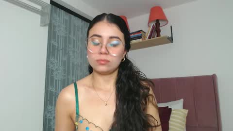 Snapshot of gabrielarossa chatting on January 24, 2025, 2:19 pm GabrielaRossa online show from January 24, 2025, 2:19 pm