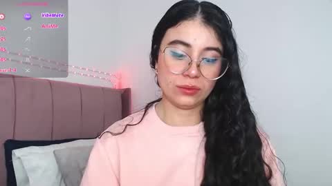 GabrielaRossa online show from November 4, 2025, 12:15 pm