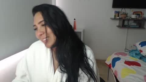 Snapshot of gaby_bluexx chatting on February 20, 2025, 12:15 pm Gaby Blue online show from February 20, 2025, 12:15 pm