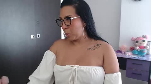 Snapshot of gaby_bluexx chatting on October 16, 2025, 7:59 pm Gaby Blue online show from October 16, 2025, 7:59 pm