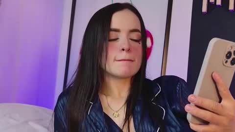 Gaby  online show from November 17, 2025, 1:39 pm