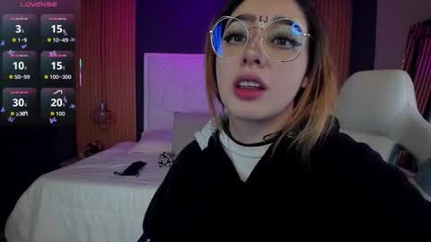 Snapshot of gabyrose9 chatting on September 15, 2025, 11:32 am gabyrose9 online show from September 15, 2025, 11:32 am