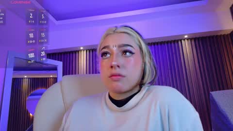 Snapshot of gabyrose9 chatting on November 12, 2025, 11:43 am gabyrose9 online show from November 12, 2025, 11:43 am