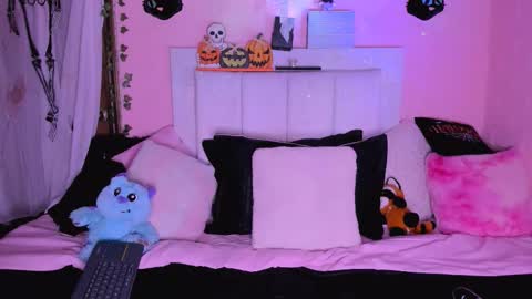 gabyye capprins online show from October 25, 2025, 12:29 am