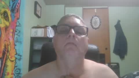 Snapshot of gadude45 chatting on December 18, 2024, 5:15 am gadude45 online show from December 18, 2024, 5:15 am