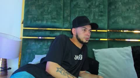 Gael  Coral some hot latinos online show from November 30, 2025, 2:10 pm